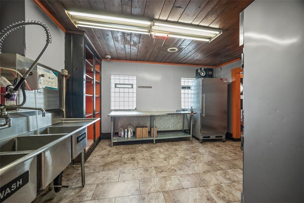 1442 Lowrie Street Pittsburgh, PA 15212 - Photo 21 of 39 Wash sinks