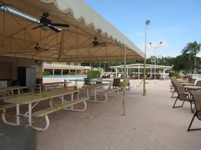 a view of a tennis court