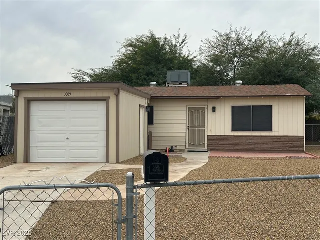 $1,600 | 3009 North Crawford Street, North Las Vegas, NV 89030