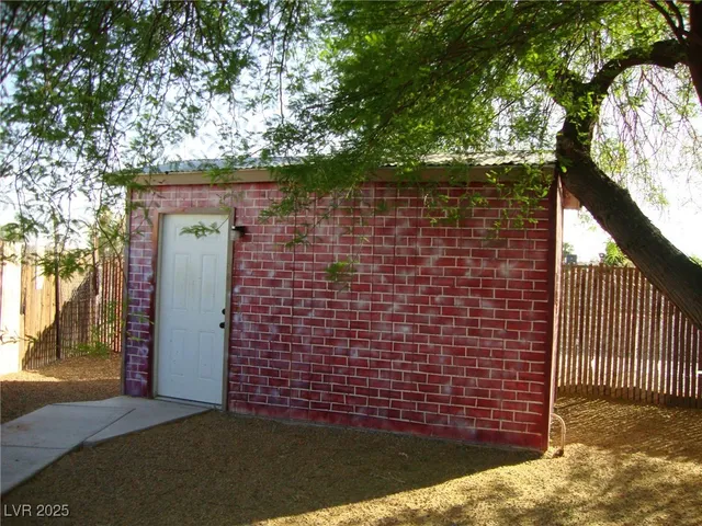 $1,600 | 3009 North Crawford Street, North Las Vegas, NV 89030