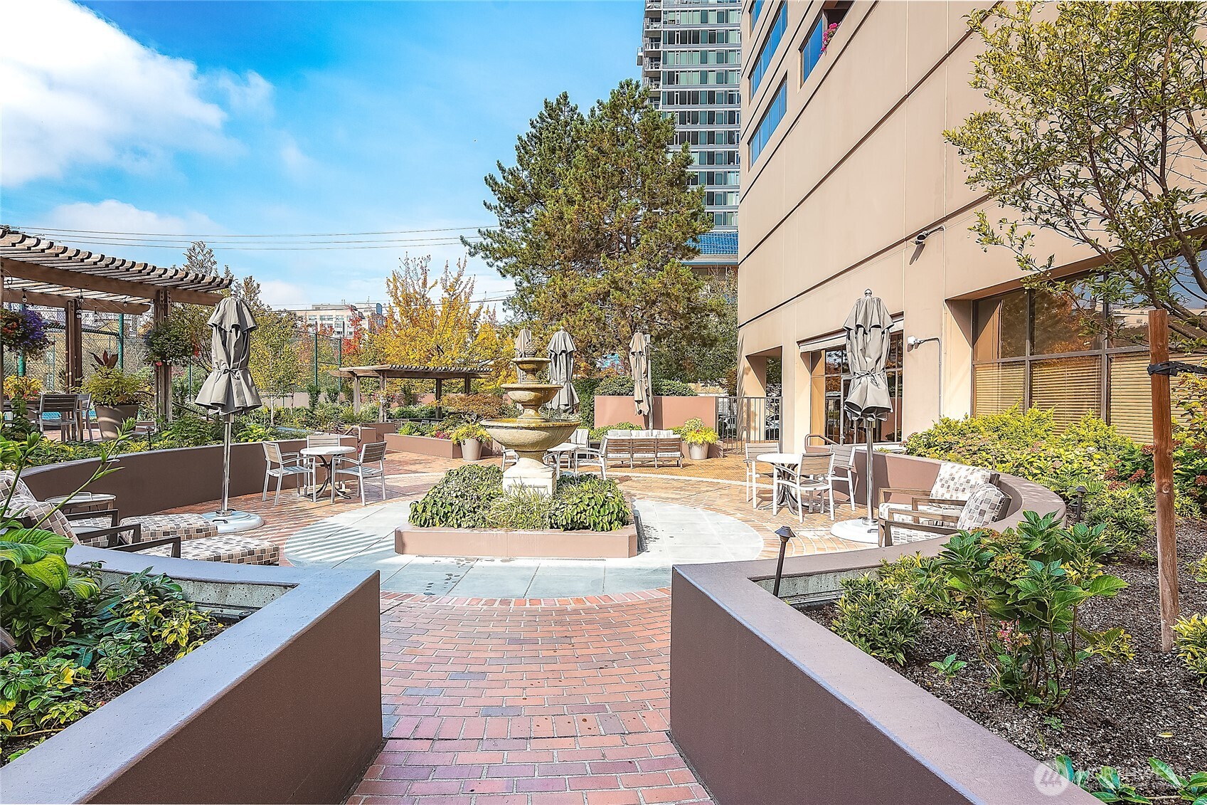 1301 Spring Street, Unit 8C Seattle, WA 98104 - Photo 11 of 31