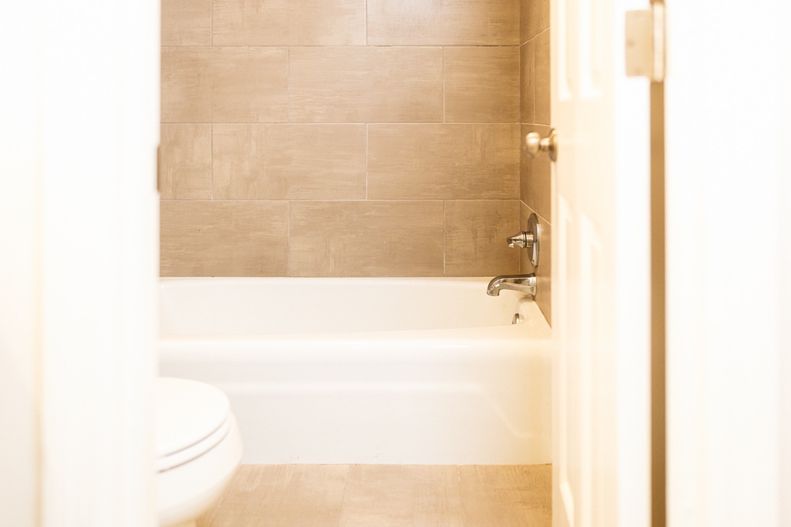 601 Boyd Mill Avenue, Unit G2 Franklin, TN 37064 - Photo 14 of 30 a bathroom with a bathtub and a shower
