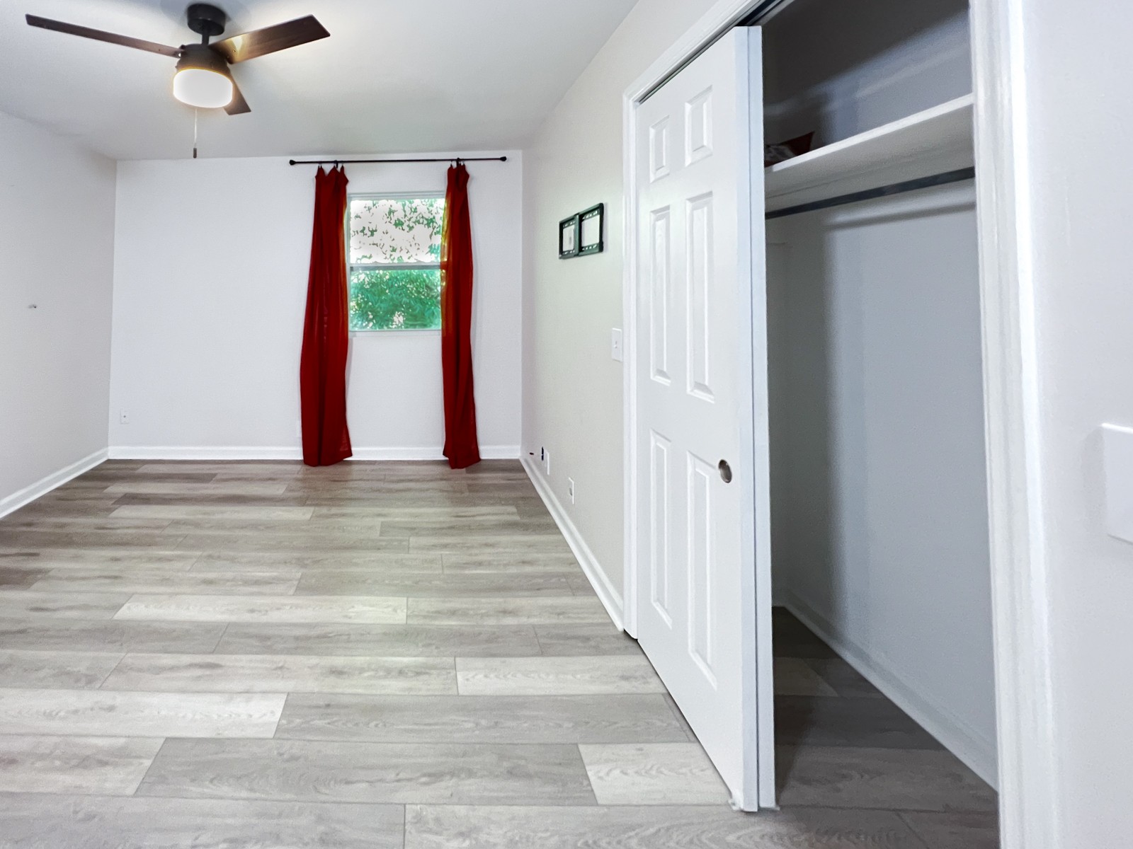 601 Boyd Mill Avenue, Unit G2 Franklin, TN 37064 - Photo 17 of 30 a view of a livingroom with a staircase