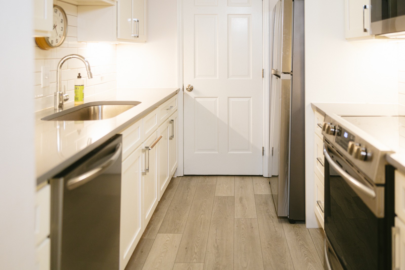 601 Boyd Mill Avenue, Unit G2 Franklin, TN 37064 - Photo 6 of 30 a kitchen with granite countertop a sink and cabinets