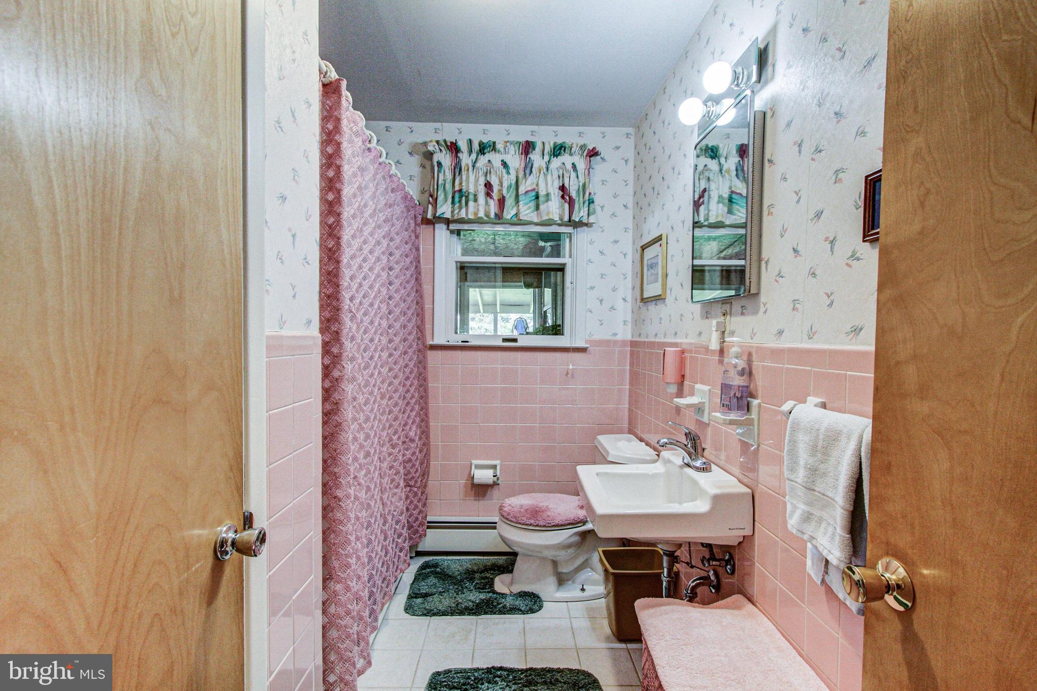 2716 Line Lexington Road Hatfield, PA 19440 - Photo 11 of 27 Hall bathroom.
