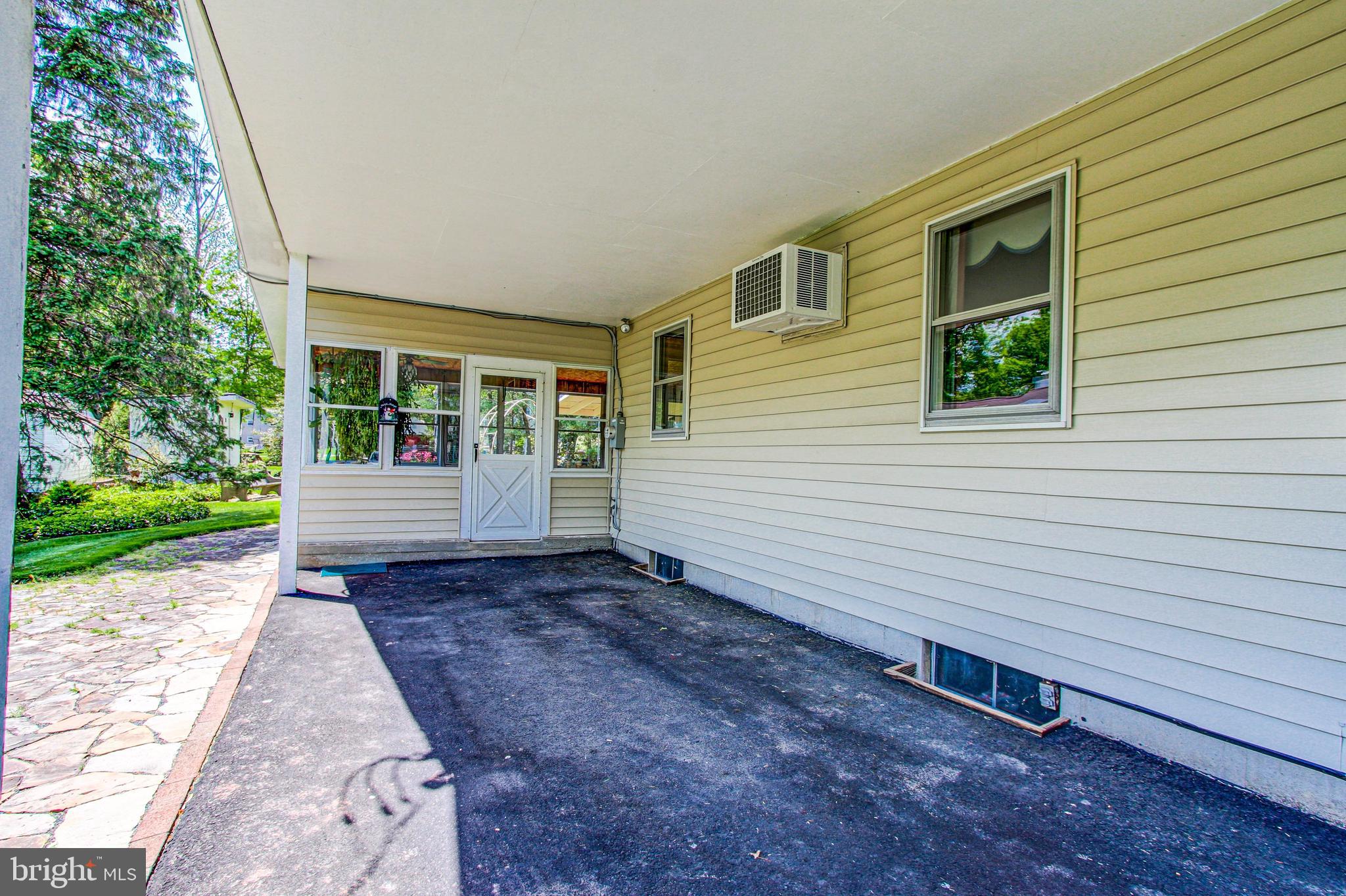 2716 Line Lexington Road Hatfield, PA 19440 - Photo 13 of 27 Carport