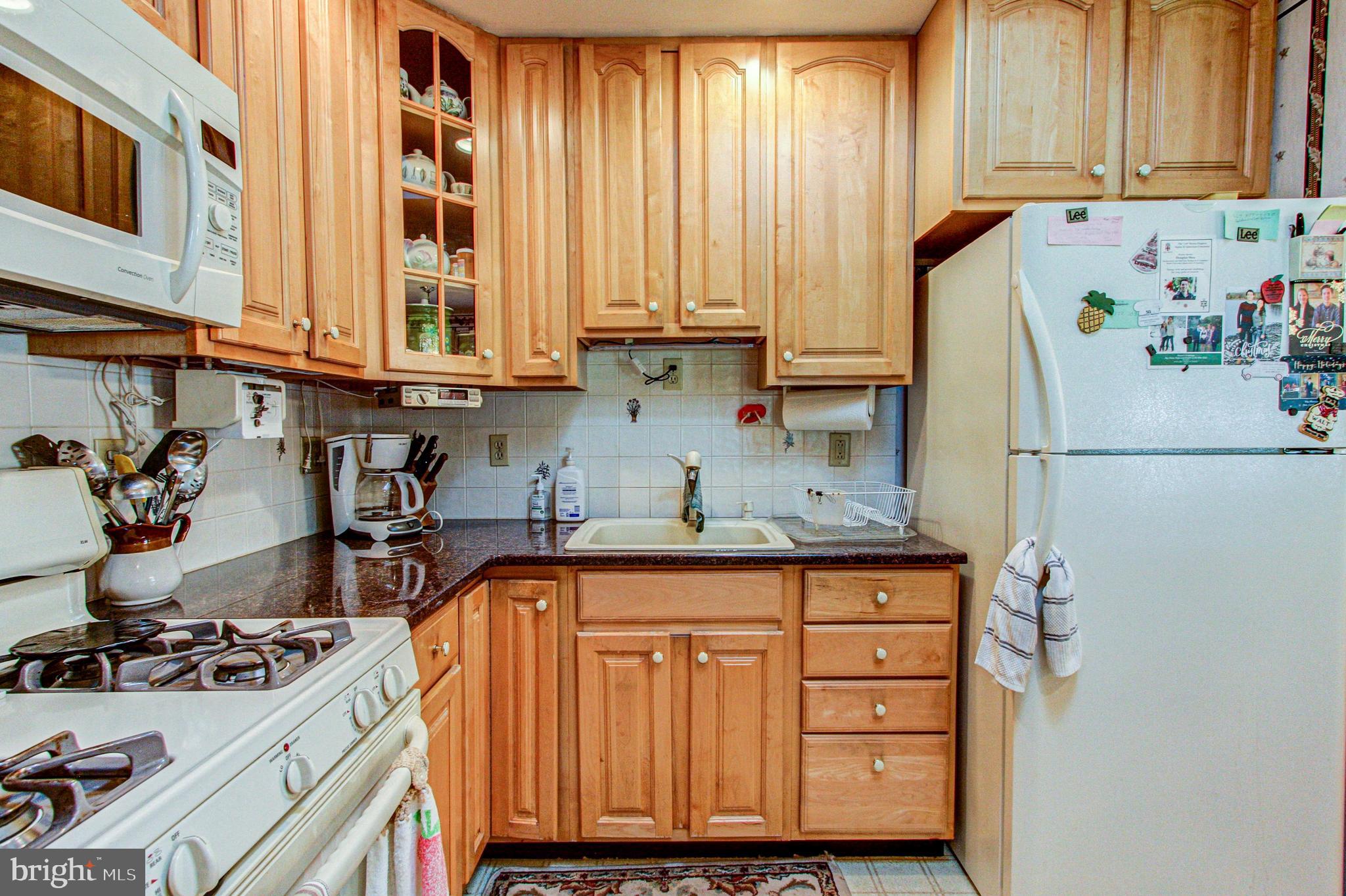 2716 Line Lexington Road Hatfield, PA 19440 - Photo 3 of 27 Beautiful solid wood cabinets.