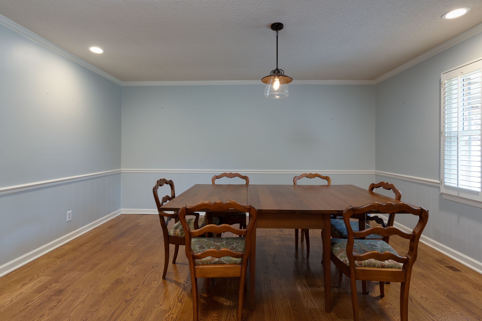 3557 Forest Park Road Springfield, TN 37172 - Photo 14 of 47 a view of a dining room with furniture and wooden floor