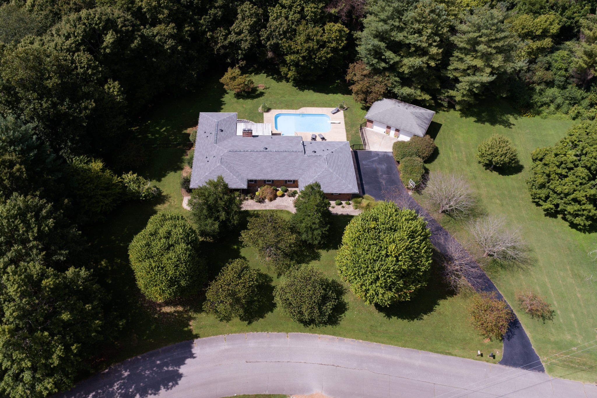 3557 Forest Park Road Springfield, TN 37172 - Photo 44 of 47 an aerial view of a house with a garden