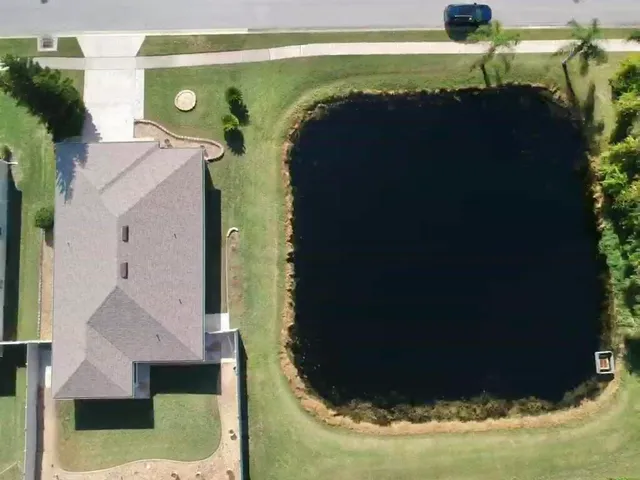 a picture of a lake view