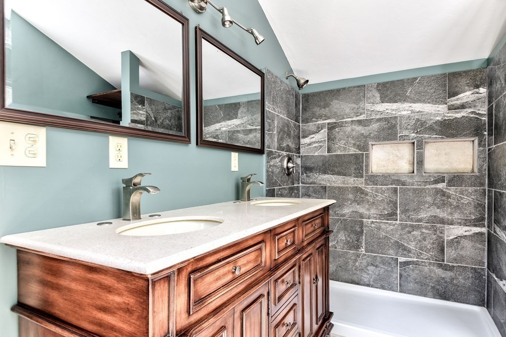 32 Peckham Hill Road Sherborn, MA 01770 - Photo 15 of 20 Gallery Image 15