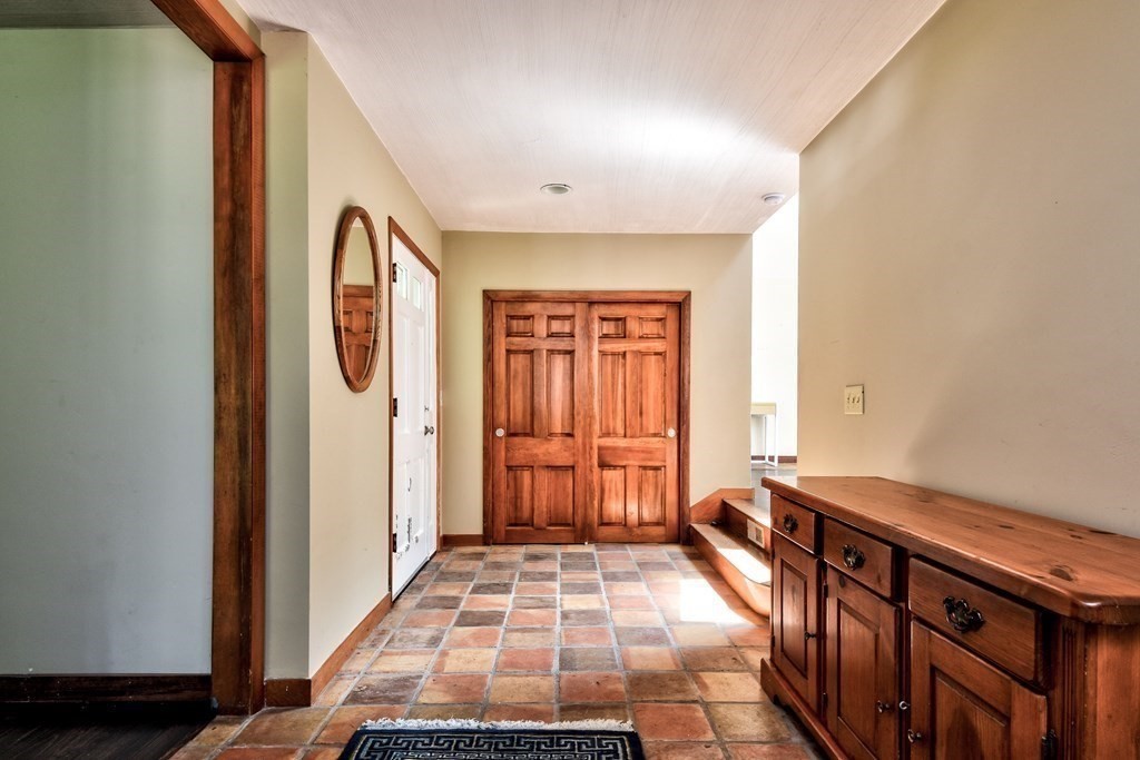 32 Peckham Hill Road Sherborn, MA 01770 - Photo 3 of 20 Gallery Image 3