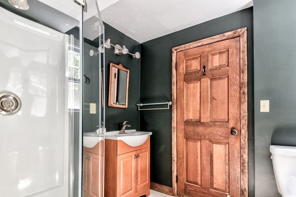 32 Peckham Hill Road Sherborn, MA 01770 - Photo 8 of 20 Gallery Image 8