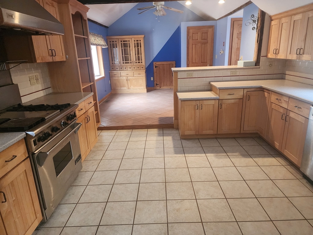 12 Bumstead Road Monson, MA 01057 - Photo 4 of 38