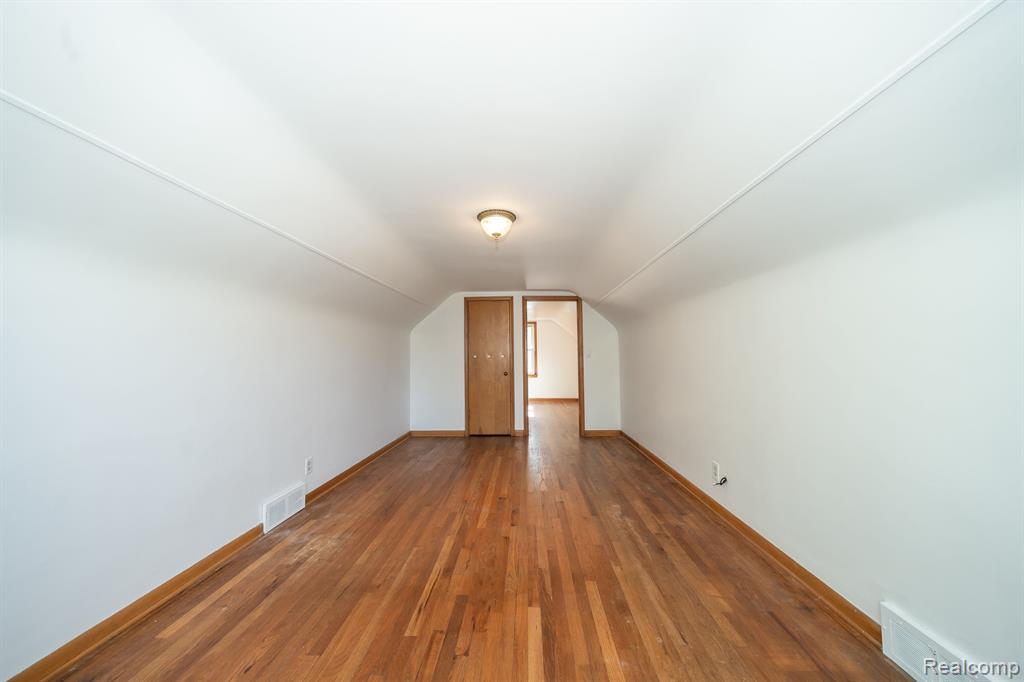1292 East Maple Road Birmingham, MI 48009 - Photo 16 of 24