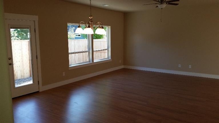392 Live Oak Loop Central Point, OR 97502 - Photo 11 of 20 Additional Photo