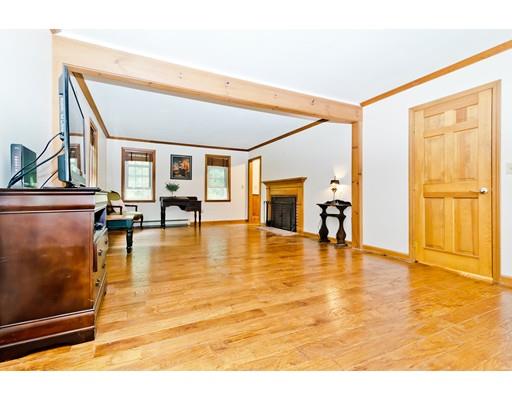 225 Locke Road Ashby, MA 01431 - Photo 9 of 27 a view of a living room