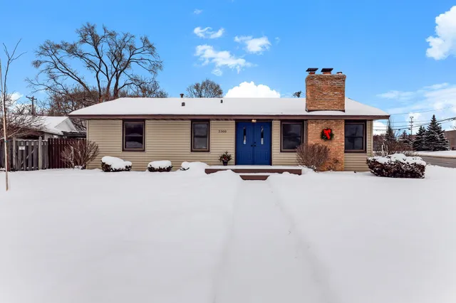 $349,900 | 2300 West 95th Street, Bloomington, MN 55431