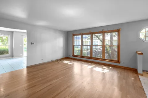 $319,900 | 1059 Ridgefield Circle, Carol Stream, IL 60188
