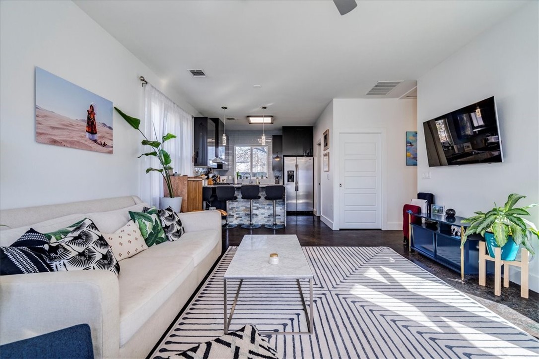 1203 Cometa Street, Unit 2 Austin, TX 78721 - Photo 5 of 20