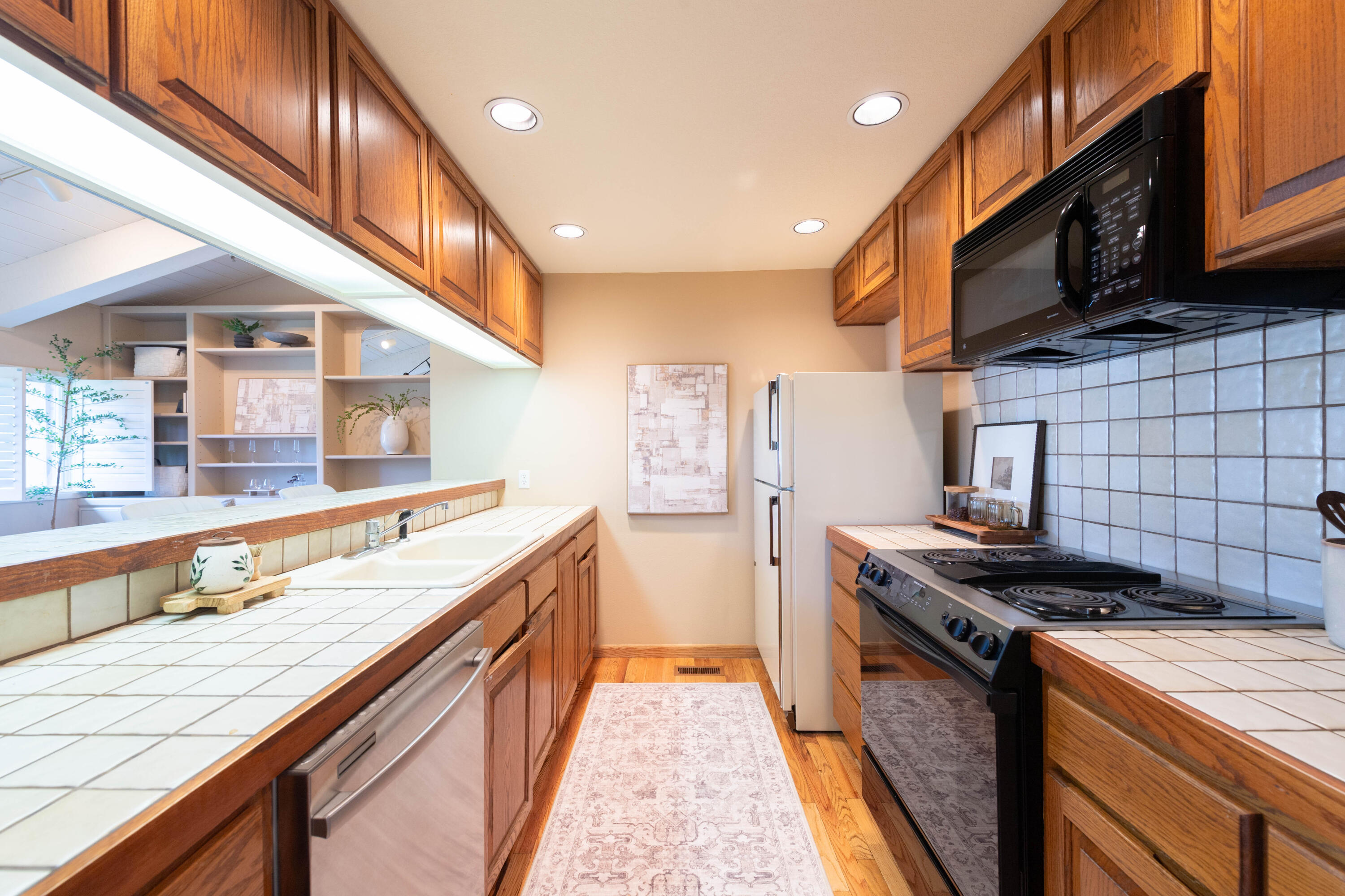 235 Spur Lane, Unit 606 Ketchum, ID 83340 - Photo 5 of 21 Kitchen