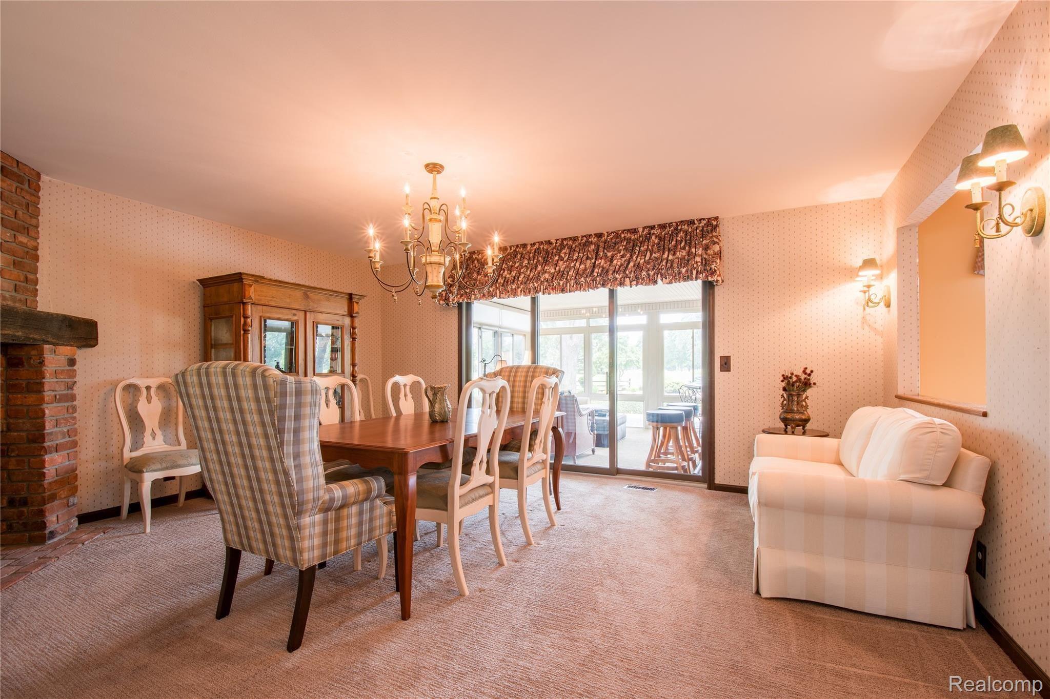 319 East Rolston Road Linden, MI 48451 - Photo 6 of 46 319 Rolston Rd HDR34.jpg