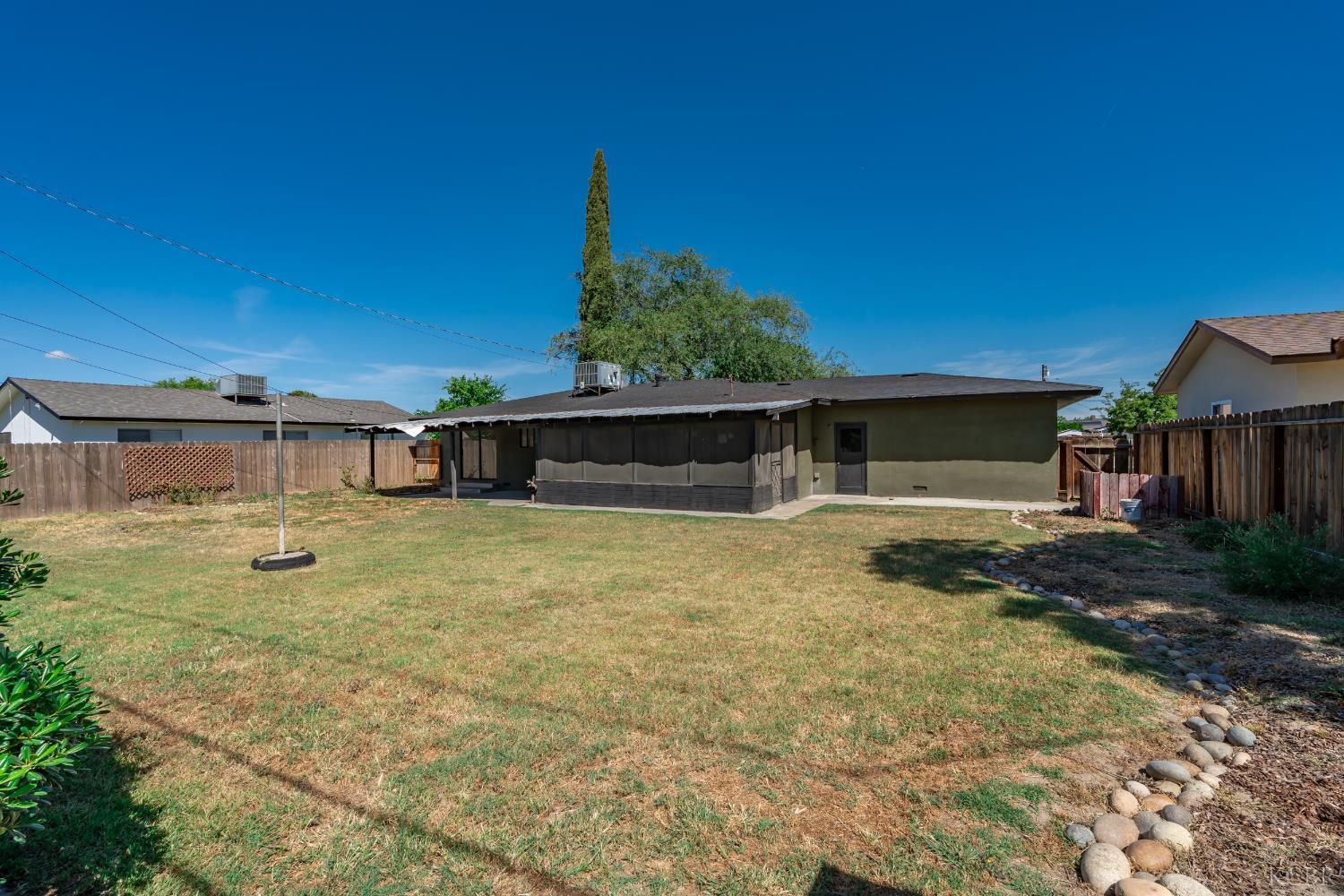 161 West Spring Lane Lemoore, CA 93245 - Photo 28 of 34 Gallery Image 28