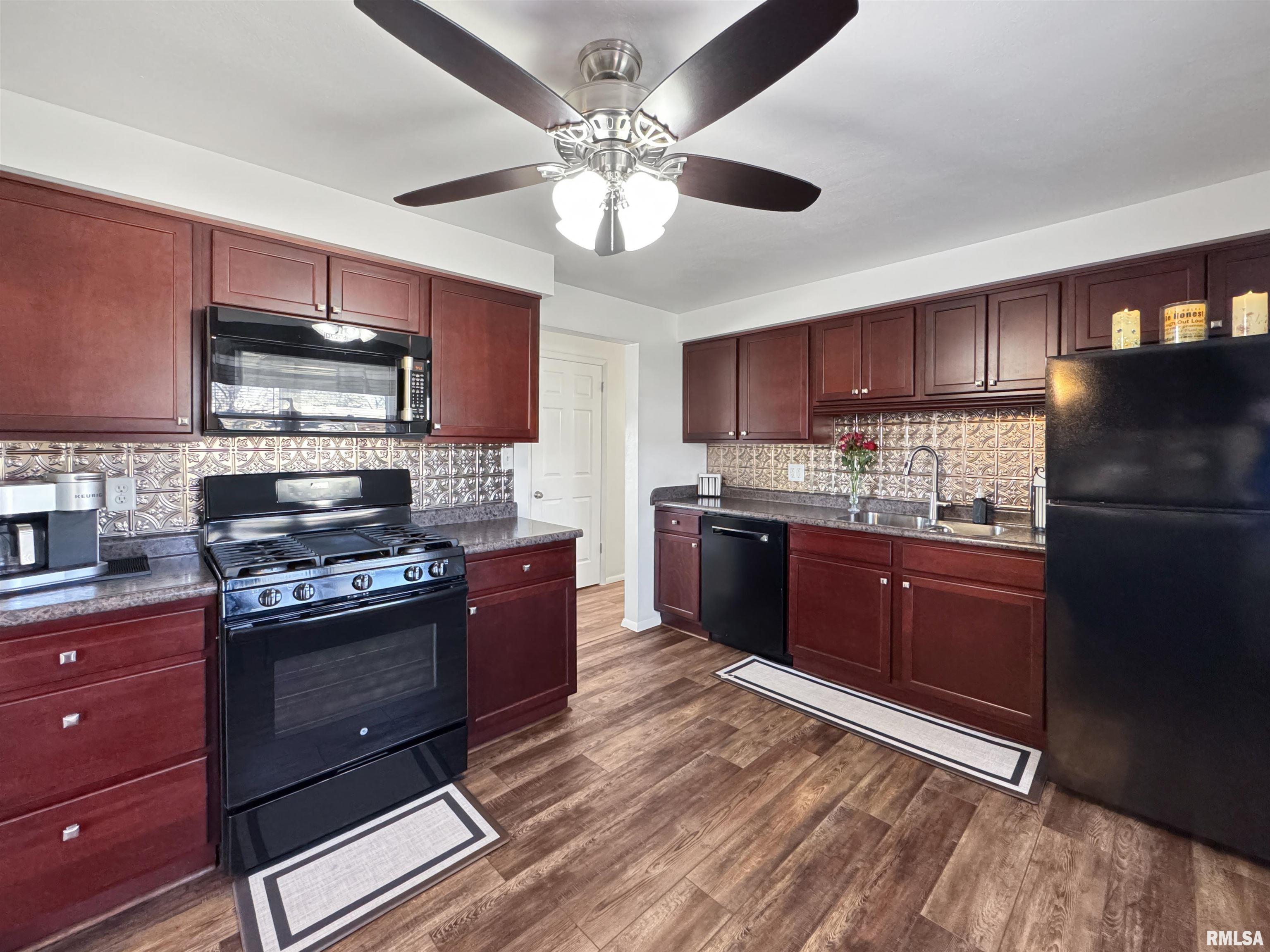 3319 West Chartwell Road Peoria, IL 61614 - Photo 9 of 43 Gallery Image 9