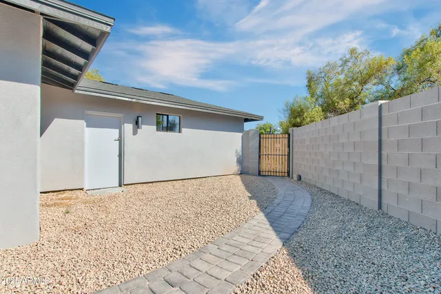 $6,500 | 4241 East Calle Tuberia, Phoenix, AZ 85018