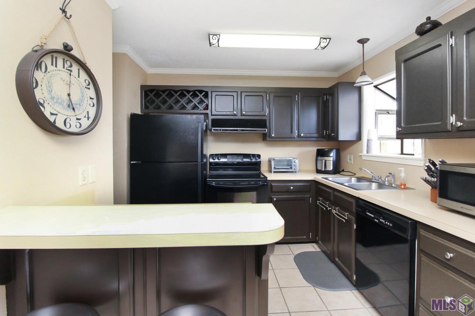 965 Ridgepoint Court, Unit 965 Baton Rouge, LA 70810 - Photo 3 of 9 Gallery Image 3