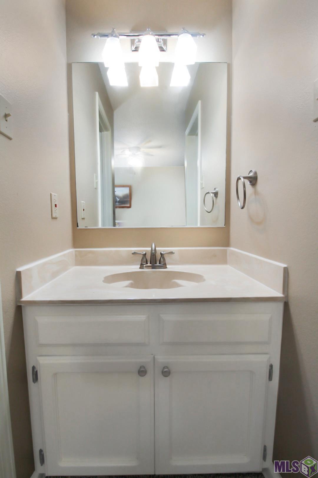 965 Ridgepoint Court, Unit 965 Baton Rouge, LA 70810 - Photo 7 of 9 Gallery Image 7
