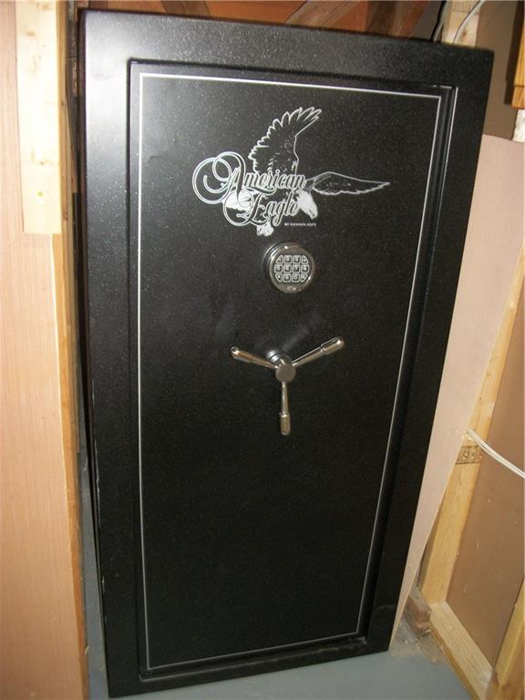 562 Old Waynesburg Road Carmichaels, PA 15320 - Photo 31 of 34 a close view of door