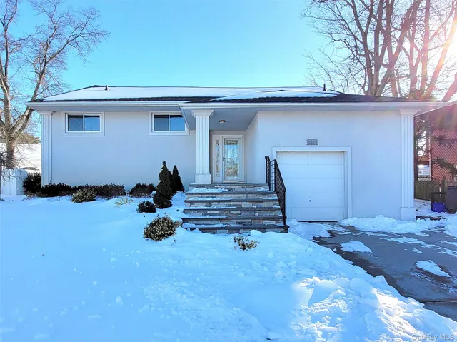 $829,000 | 702 Fishermans Road, Baldwin, NY 11510