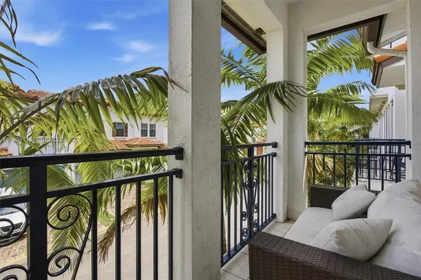 $619,000 | 11652 Southwest 13th Court, Pembroke Pines, FL 33025