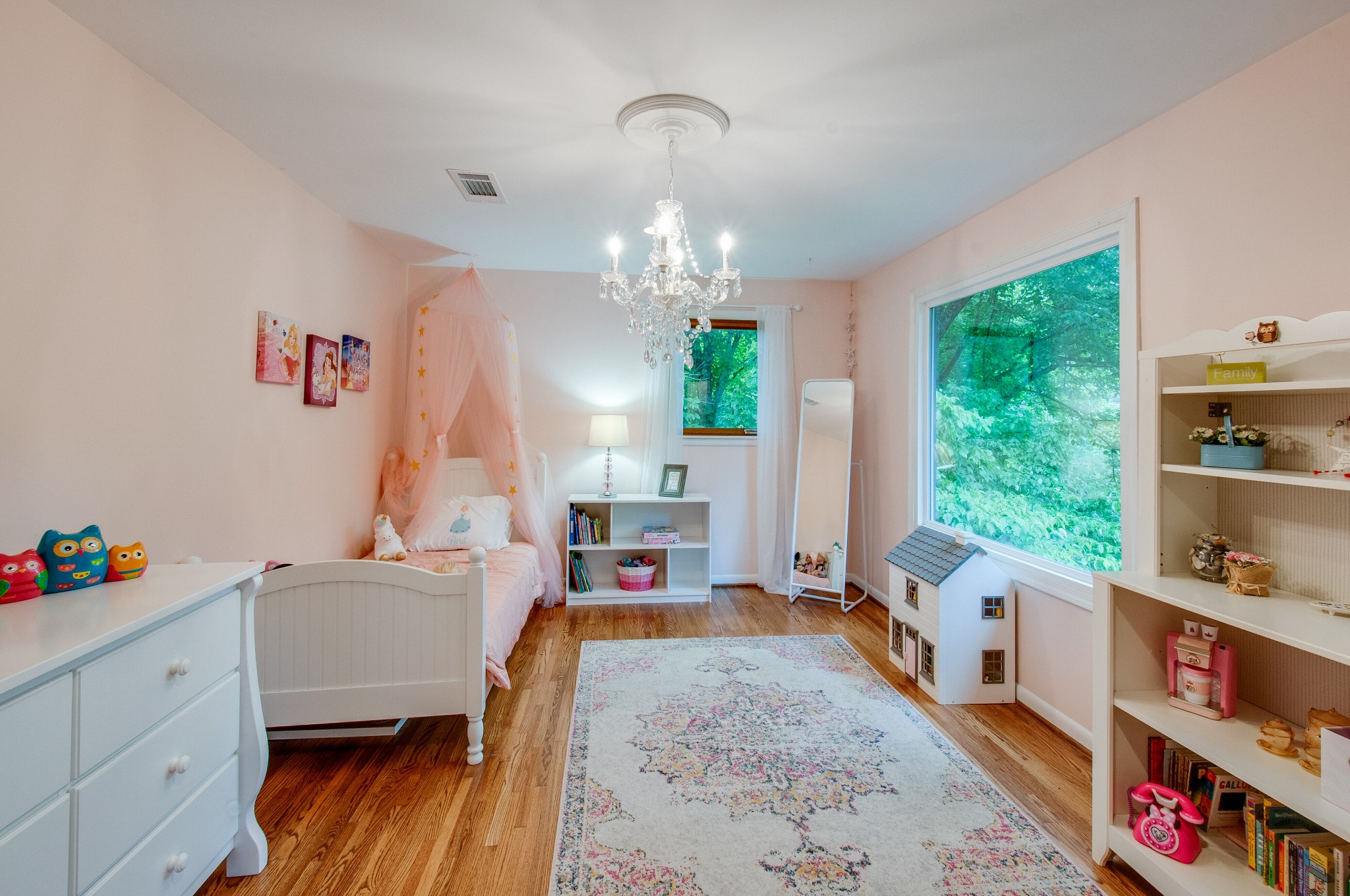 751 Rodney Drive Nashville, TN 37205 - Photo 32 of 50 a living room with furniture and a wooden floor
