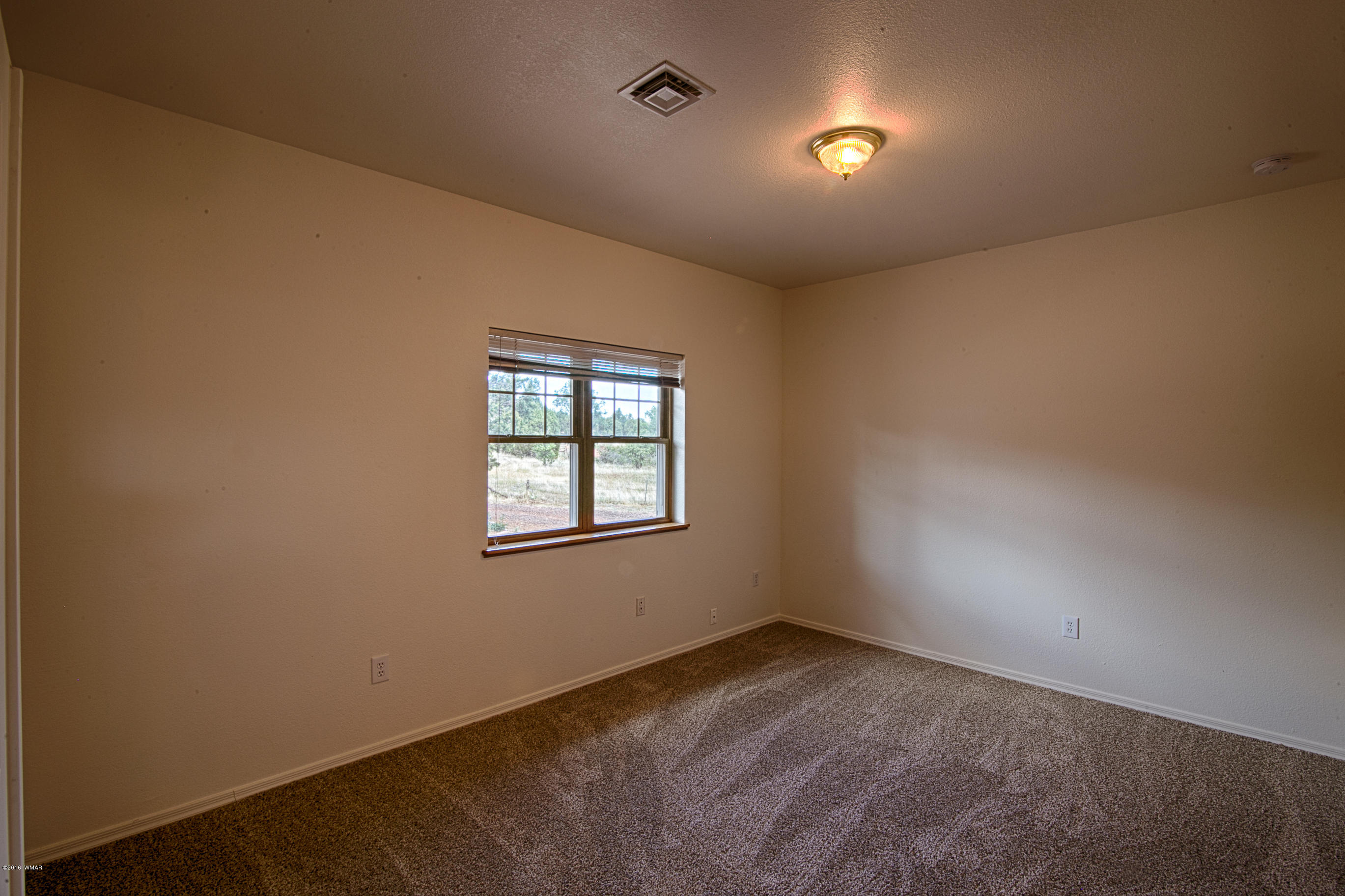 977 Oak Grove Road Show Low, AZ 85901 - Photo 8 of 27 Gallery Image 8