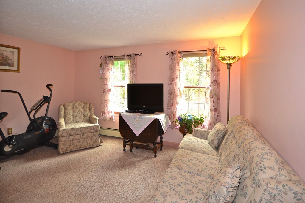47 Pierce Street Rochester, MA 02770 - Photo 14 of 23