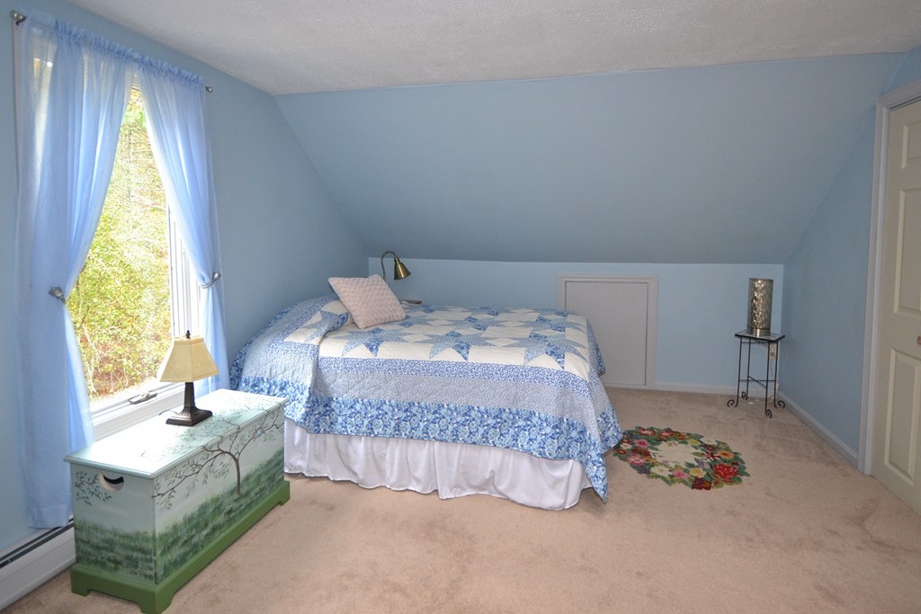 47 Pierce Street Rochester, MA 02770 - Photo 18 of 23