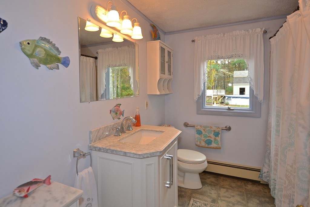 47 Pierce Street Rochester, MA 02770 - Photo 19 of 23