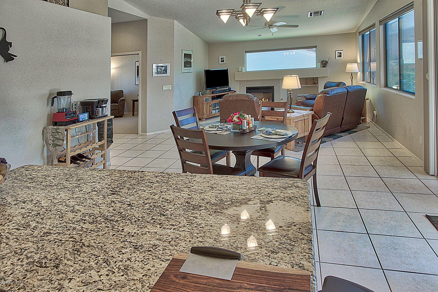 409 West Greys Road Oro Valley, AZ 85737 - Photo 5 of 25