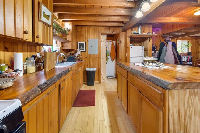 $599,000 | 1 Pioneer Lane, Howland, ME 04448