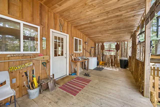 $599,000 | 1 Pioneer Lane, Howland, ME 04448