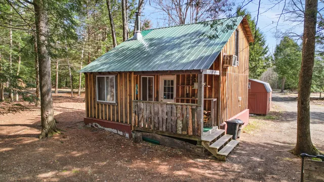 $599,000 | 1 Pioneer Lane, Howland, ME 04448