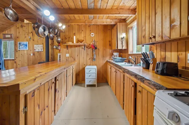 $599,000 | 1 Pioneer Lane, Howland, ME 04448