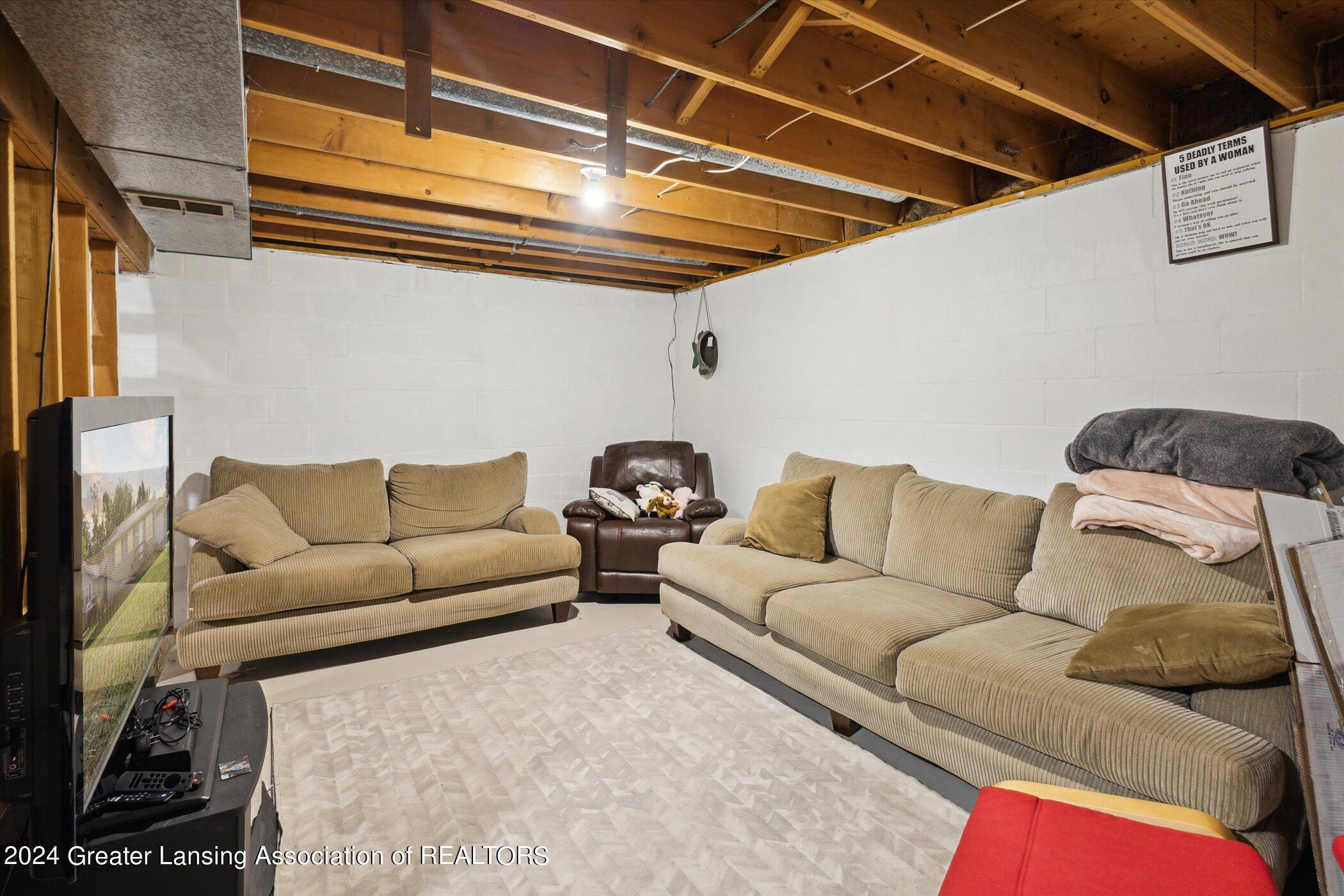 943 Riverside Drive Portland, MI 48875 - Photo 23 of 31 23-943-Riverside-Dr-Portland-MI-48875-Wi