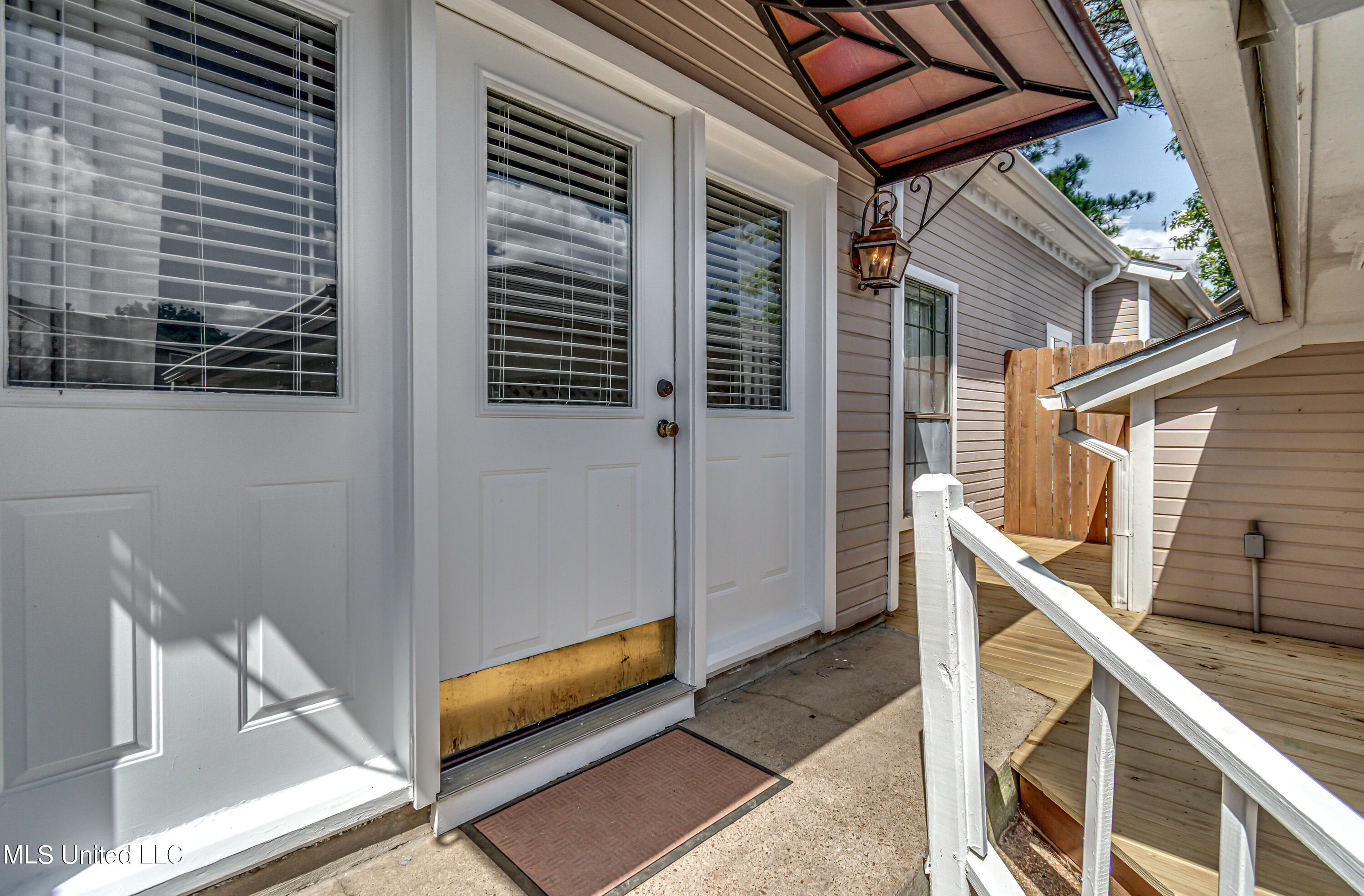 5060 Shadow Ridge Jackson, MS 39211 - Photo 3 of 32 Copper awning!