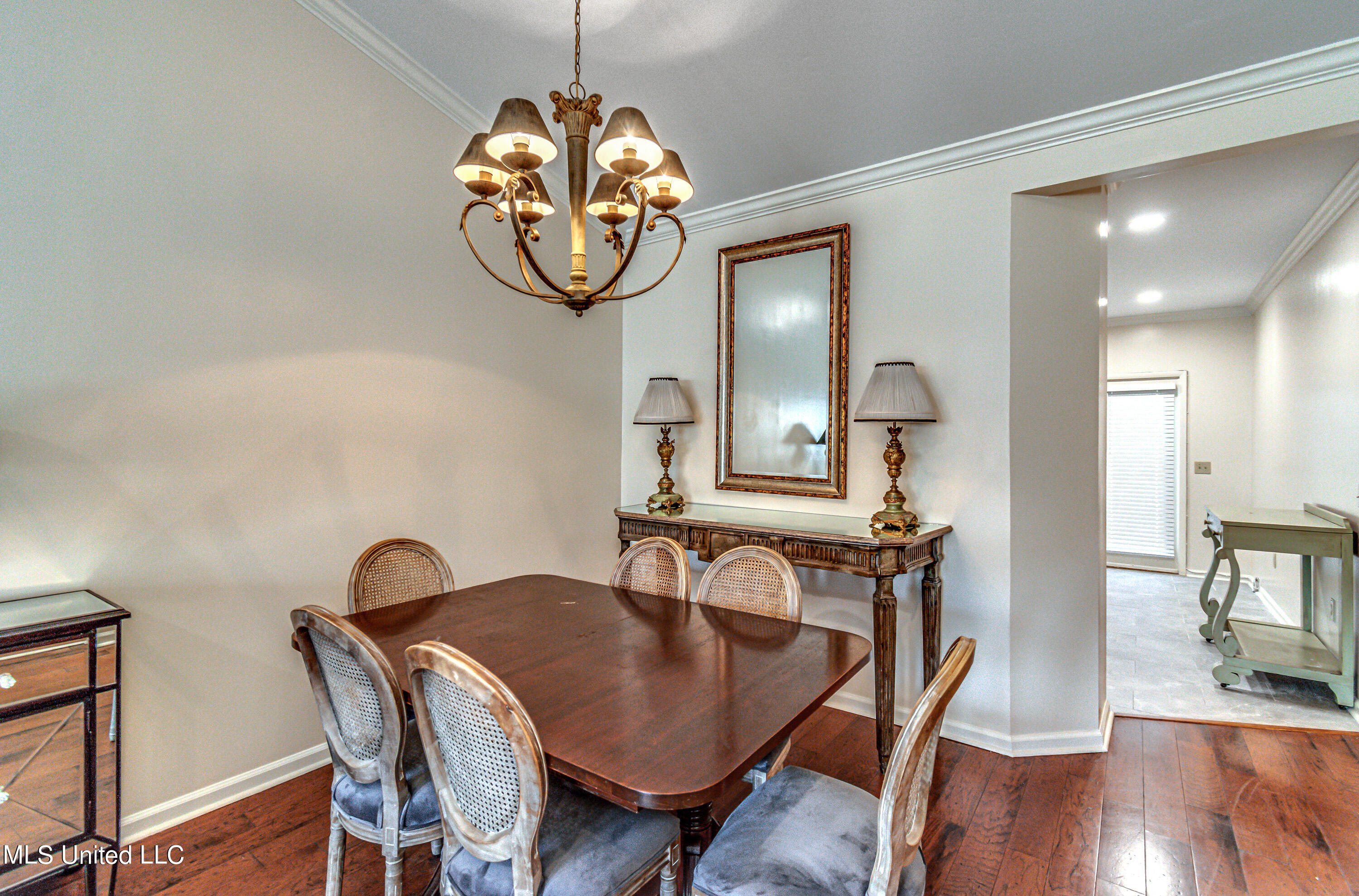 5060 Shadow Ridge Jackson, MS 39211 - Photo 9 of 32 Dining area!