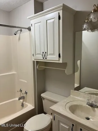 $225,000 | 14999 Dry Grove Road, Raymond, MS 39154