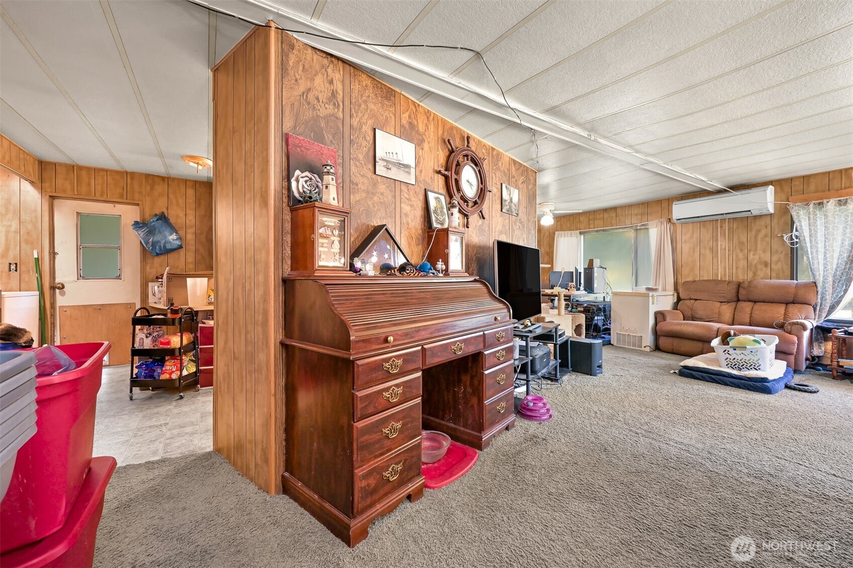 8536 Juniper Place Maple Falls, WA 98266 - Photo 2 of 30 a view of a livingroom with furniture