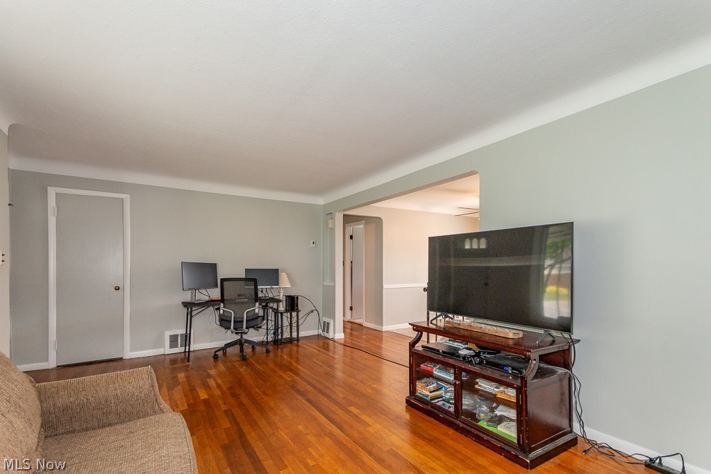 1405 West Miner Road Cleveland, OH 44124 - Photo 7 of 27 View to bedroom hallway